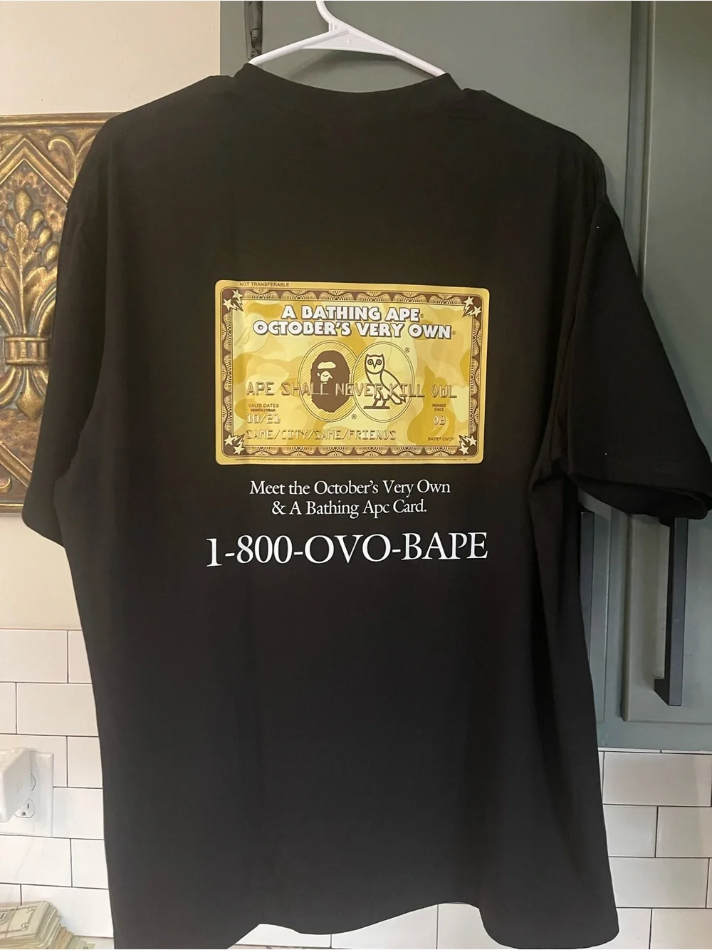 Mens Graphic Design Tee Size XL.
